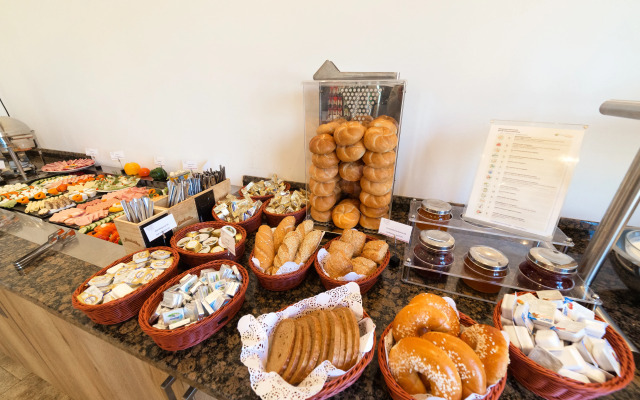 Arion Airport Hotel