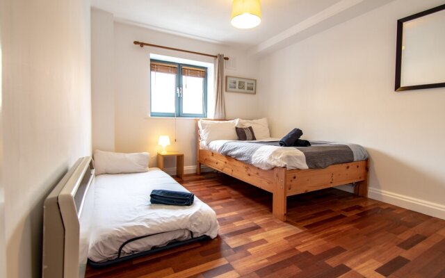Cozy Modern Bedroom Apartments City L2