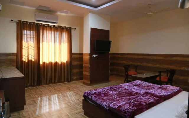 Hotel Vishnu Inn Dehradun by Goroomgo