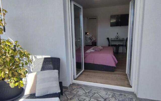 Rooms Lucky