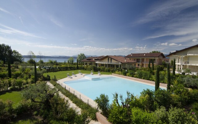 Sirmione Halldis Apartments
