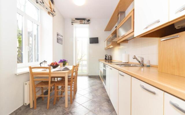 -V66- Apartment, By Cohost