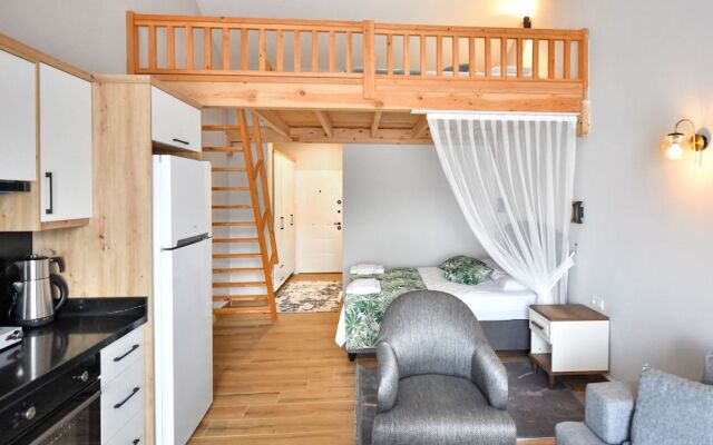 Red Moon Suites