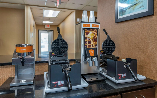 Comfort Inn East