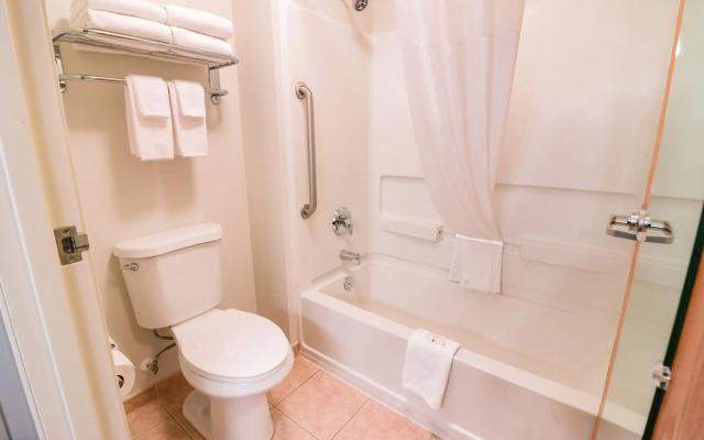 Quality Inn & Suites Sequim at Olympic National Park