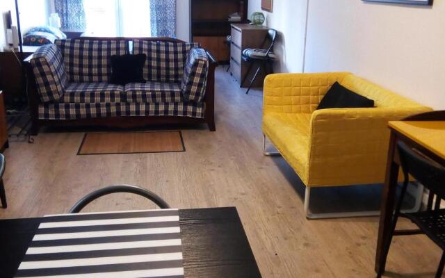 New Diamond XLarge City Center 200 Mbps Speed Wifi Studio