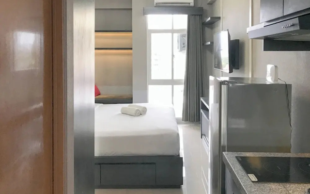 Minimalist And Cozy Studio Bale Hinggil Apartment