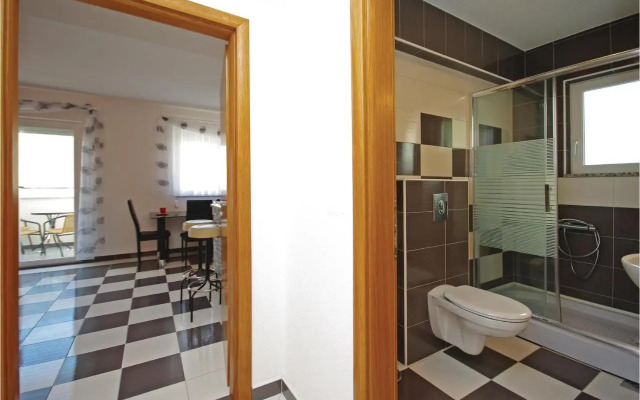 One-Bedroom Apartment Makarska with Sea View 07