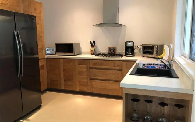 Luxury 3 br/4 ba Home w/View - Puntarena