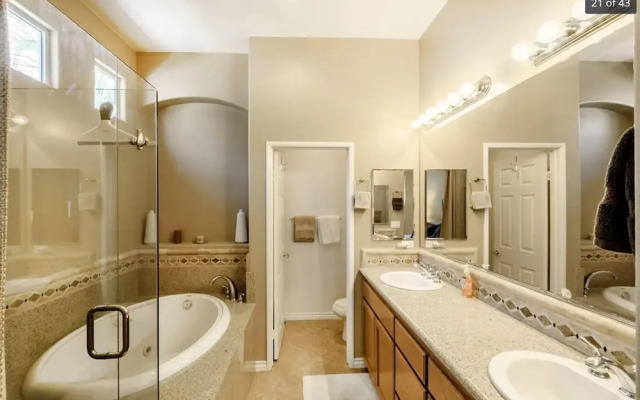 Golfing & Festival Lover's Paradise