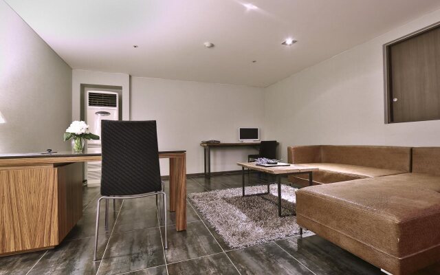 IMT Hotel