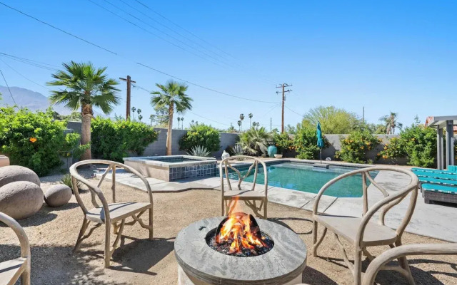 Oasis of Palm Springs