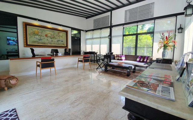 Nai Harn Baan-Bua