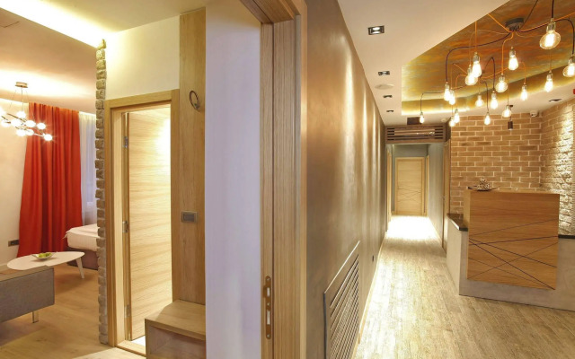 One Luxury Suites