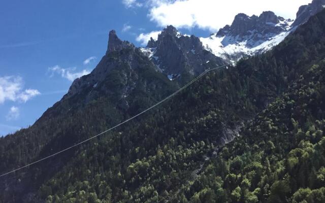 Neuerbaute Ferienhaushälfte 4erspitzblick