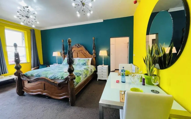 PHOENIX Apartments