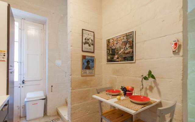 Senglea, Typical Seaview Townhouse