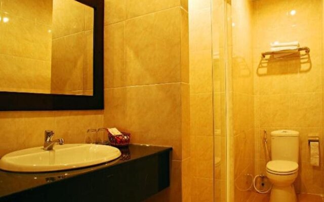 Nhat Quynh Hotel 2