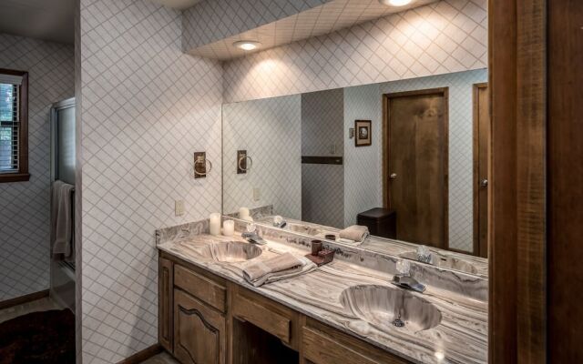 Angulo - Three Bedroom Cabin