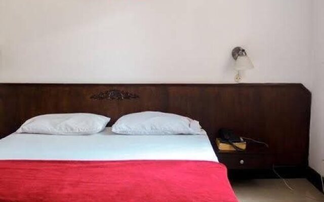Hotel D'Caprices