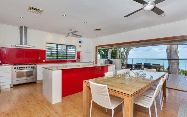 Seascape Luxury Beachfront Holiday House