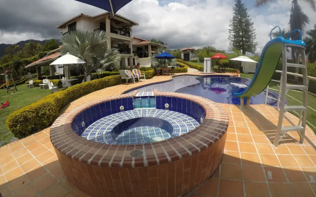 Mansion del Lago Calima