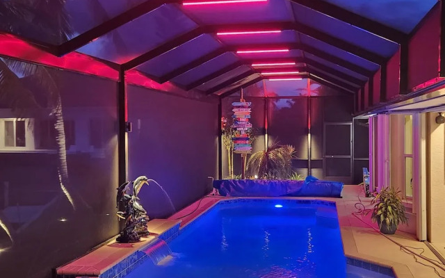 Luxury Long Waterview w Pool-kayaks-clubs-bikes