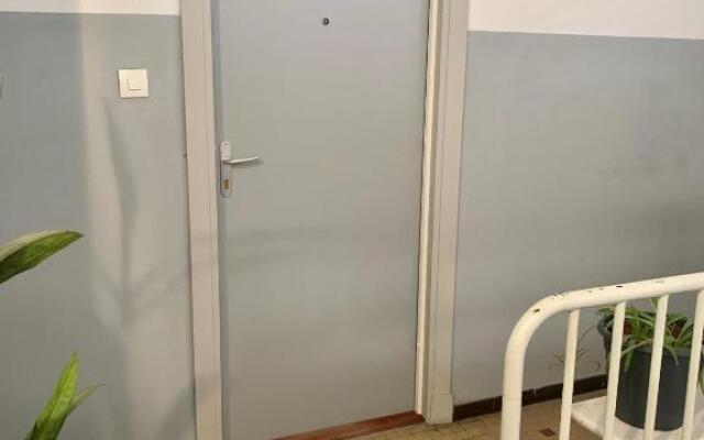 Joli studio spacieux