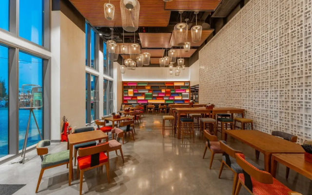 Wink Hotel Tuy Hoa Beach - 24hrs stay & Rooftop Pool Bar