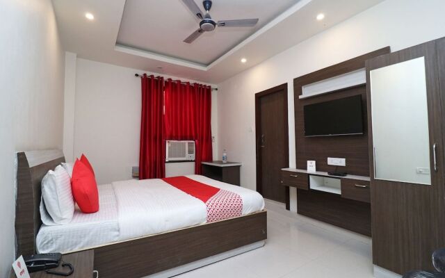 Oyo 18848 Paradise Inn