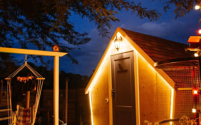 Творческий глэмпинг Скворечник