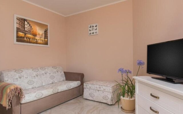 Esteban Apartcomplex
