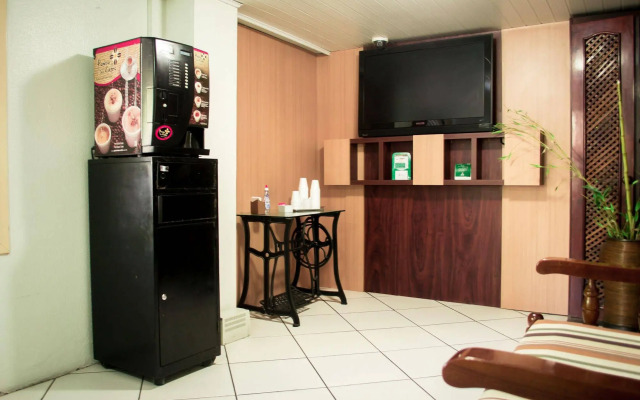 Colossi Hotel