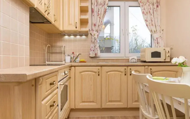 Bright & Cozy 1BD Flat with a Charming Terrace