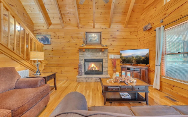 Chillin N Grillin 2 Bedroom Cabin