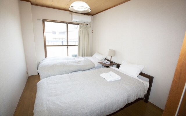 Lazy House - Hostel