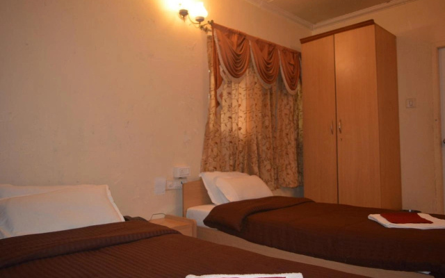 Hotel Poonam