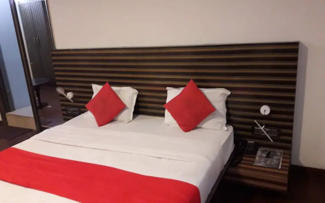 Hotel Sandal Wood