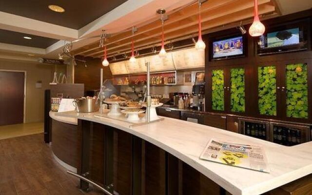 Courtyard Springfield Airport