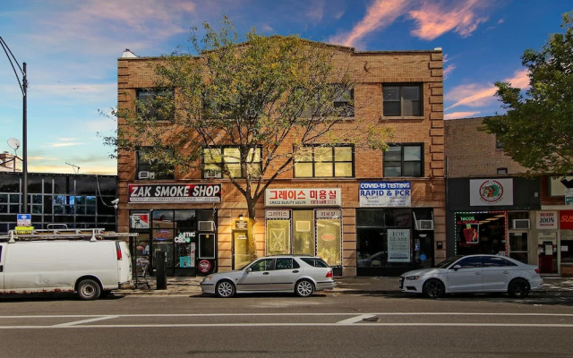Classic & Charming 2BR Apt in Lincoln
