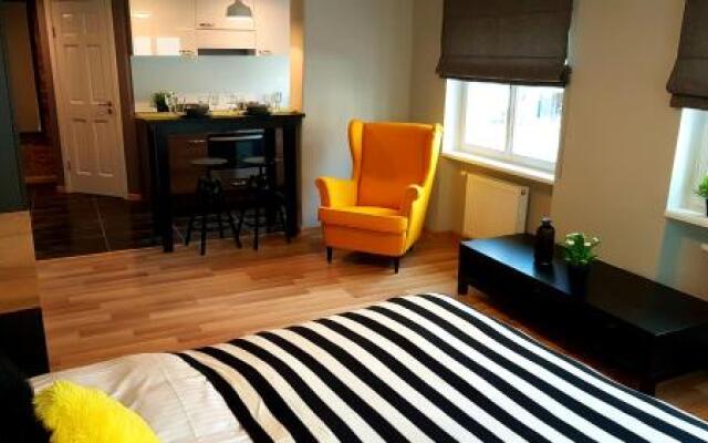 Colonel Suites & Apartments