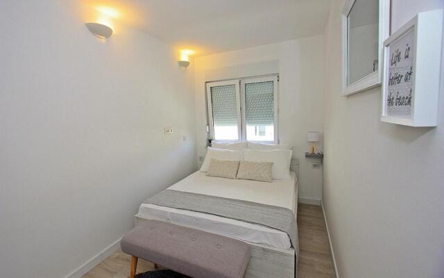Apartments Tomy