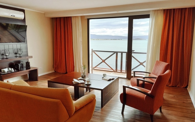 Xelena Hotel & Suites