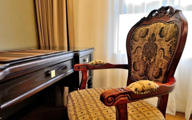 Royal Chiayi Hotel