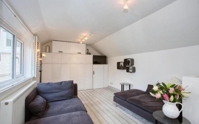Fantastic 1BD Hideaway, 2 Minutes to the Sea