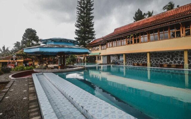 RedDoorz Plus @ Megamendung Puncak Bogor