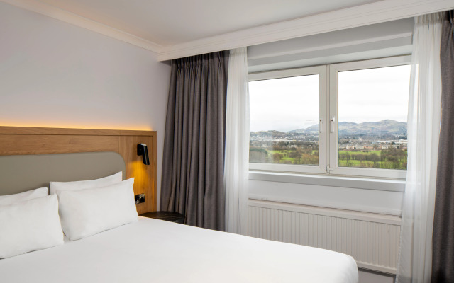 Holiday Inn Edinburgh by IHG