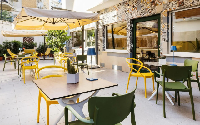 Adesso Hotel