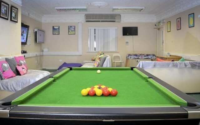 Wolseley Holiday Lodges