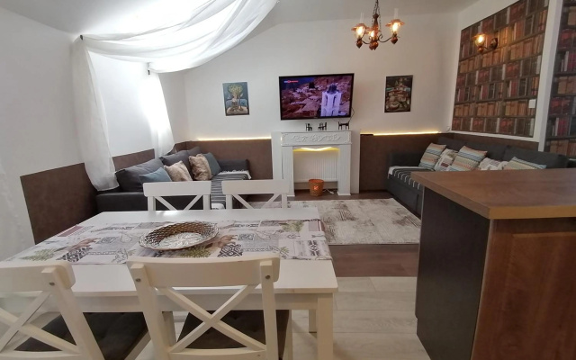 Apartment 15